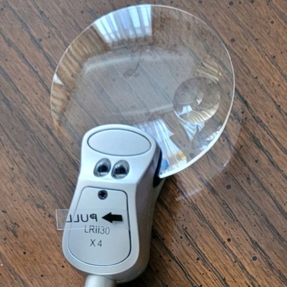 Lighted Magnifying Glass Clip-on Gooseneck Hands-Free - Picture 2 of 5